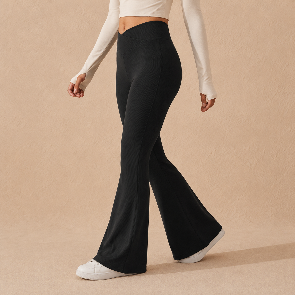 Pantalones acampanados con cintura cruzada