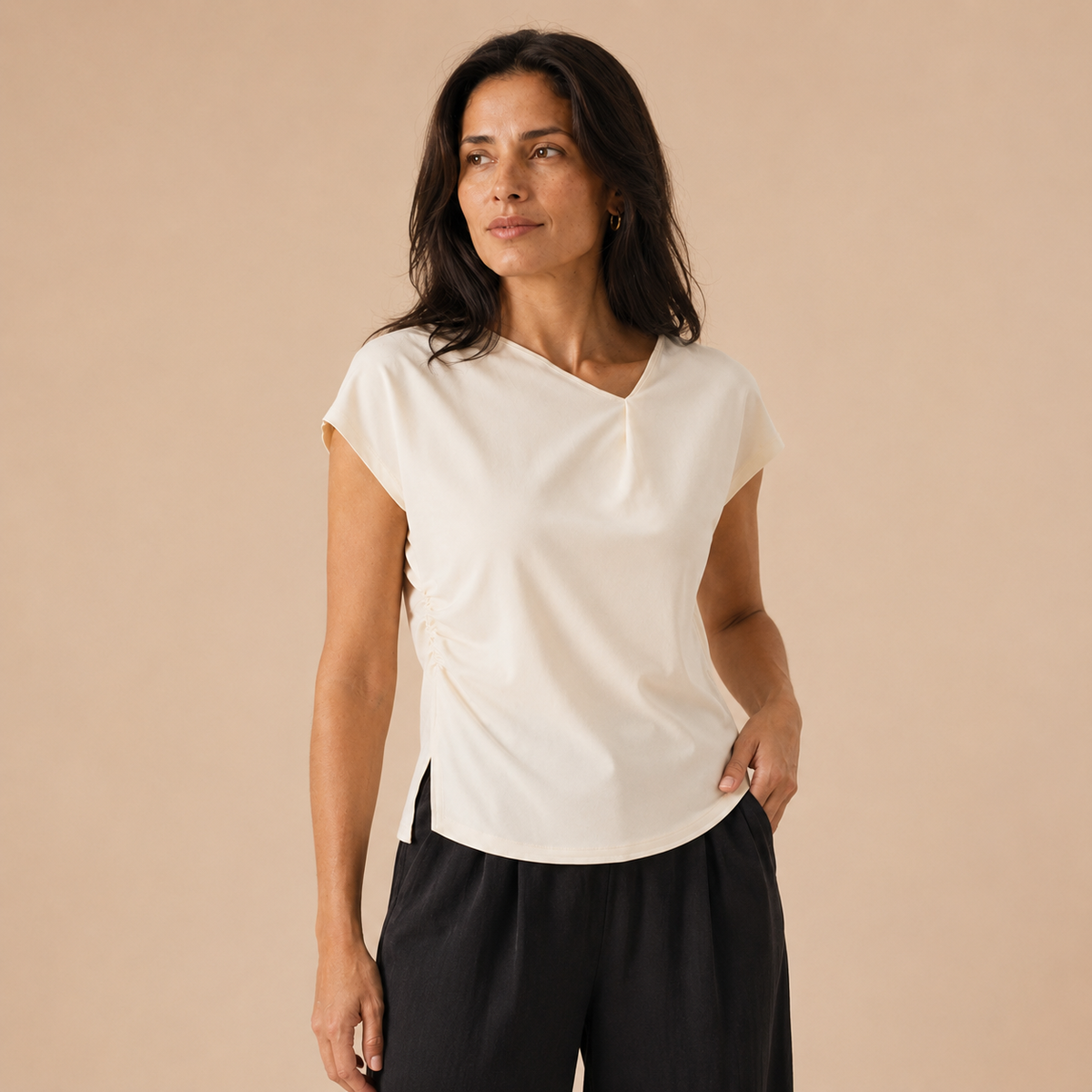 Blusa blanca asimétrica