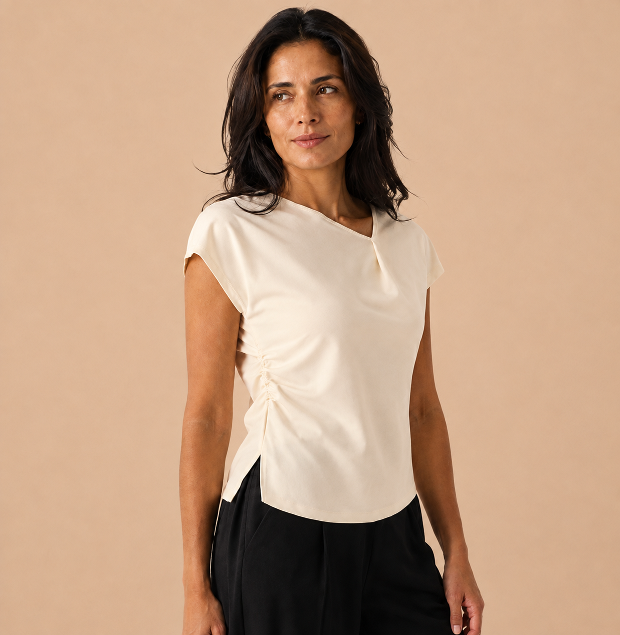 Blusa blanca asimétrica