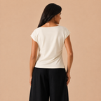 Blusa blanca asimétrica